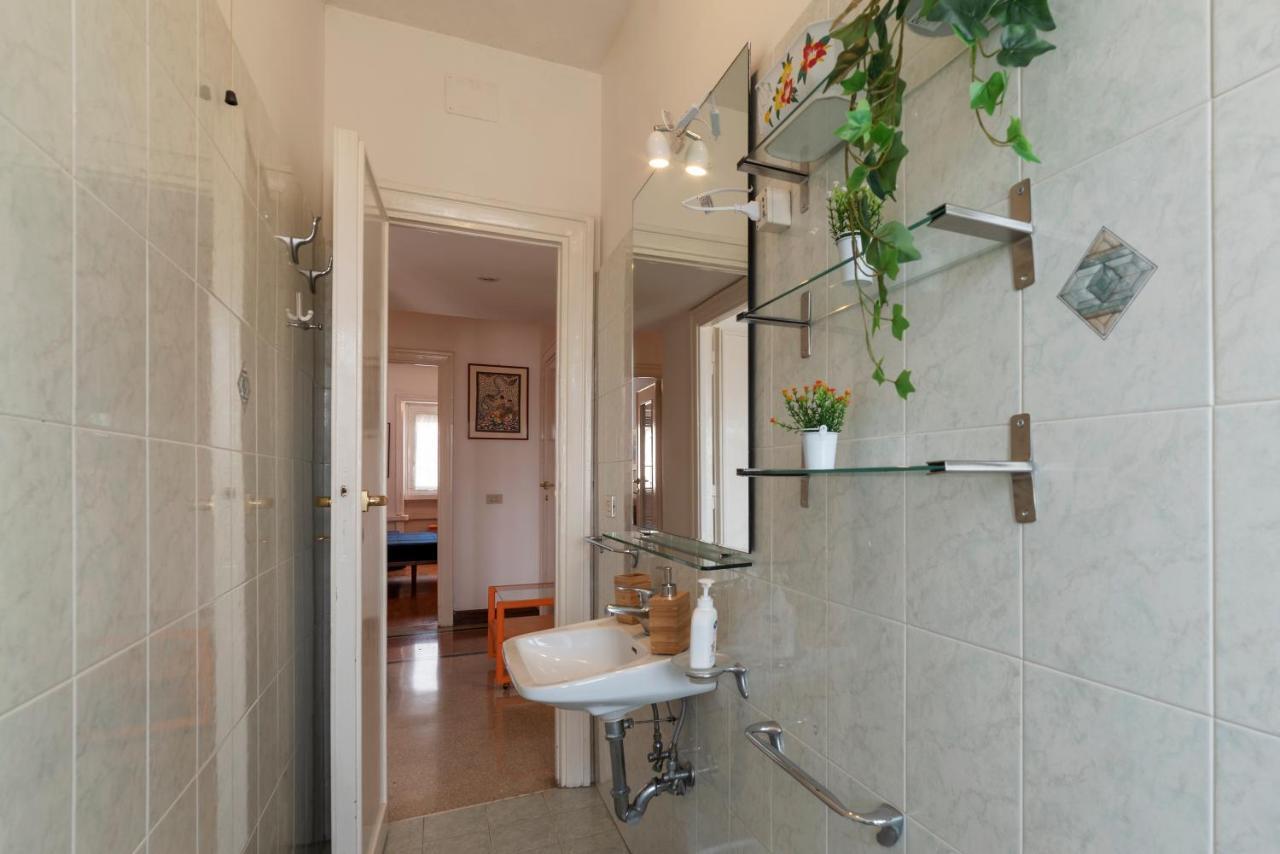 Roomy And Bright Apartment With Terrace Řím Exteriér fotografie
